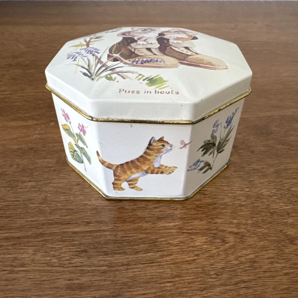 Vintage Puss in Boots design with kittens octagonal tin box Made In England